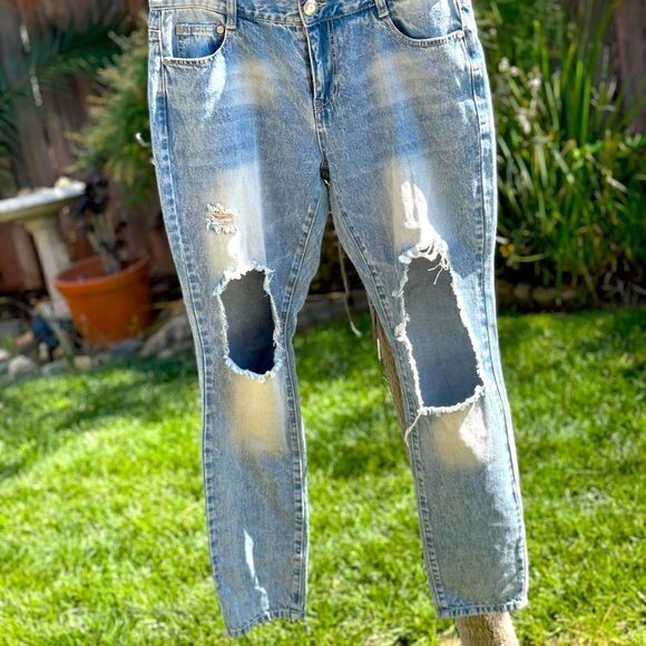 🆕Distressed Jean, Light Wash SZ 7/8 - Picture 3 of 8